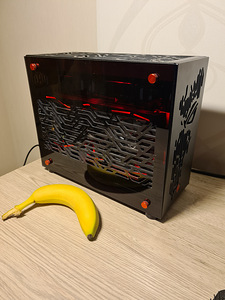 ITX Arvutikorpus Sunmilo T03 Asus ROG stiilis (5 foto / 6)