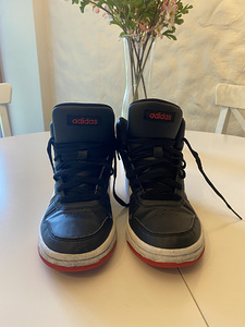 Adidas botased 35.5 (2 фото из 3)