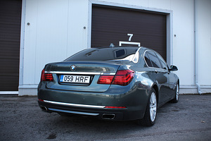 BMW 750Lxd (3 фото из 10)