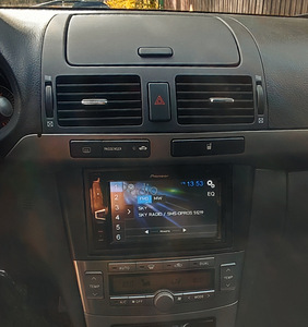 Toyota Avensis (10 foto / 15)