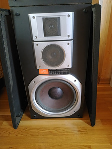 AKAI SR-S410 speakers (3 foto / 8)