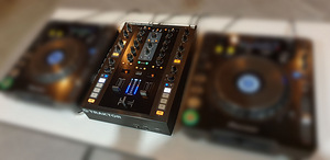Traktor Kontrol Z2 (7 фото из 7)