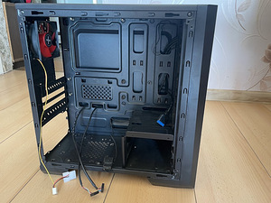 Aero Cool PC / PC korpus (2 foto / 4)