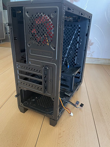 Aero Cool PC / PC korpus (4 foto / 4)