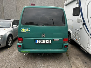 Volkswagen Transporter 2.4 57kw 9 kohta (2 foto / 4)