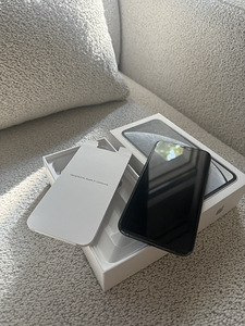 iPhone 11 Pro 64 GB (2 foto / 6)