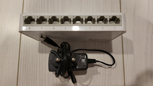 TP-LINK Switch 8-port TL-SF1008D (6 foto / 6)