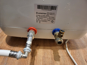 Boiler Ariston 30L 1500w (2 foto / 2)