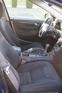 Volvo V70 (5 фото из 6)