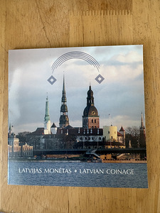 Латвийские монеты (2 фото из 4)