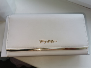 Кошелек tommy hilfiger (2 фото из 6)