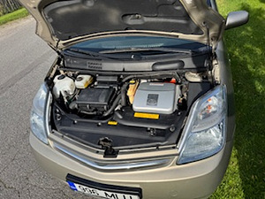 Toyota Prius 2009 182500km (2 foto / 9)