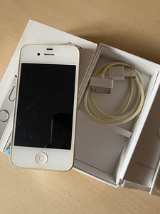 iPhone 4S 16GB (1 фото из 4)