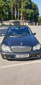 Mercedes-Benz C 220 (3 foto / 3)