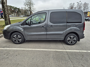 Autorent / autorent / (4 foto / 10)