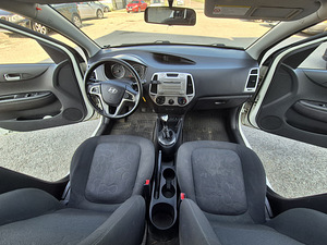 Autorent / Autorent / (9 foto / 10)