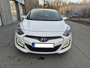 Авто в аренду / Аренда авто (3 фото из 10)