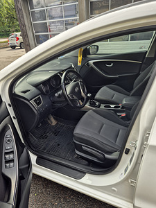 Авто в аренду / Аренда авто / Дизель (8 фото из 9)
