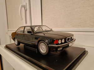 BMW E32 750i 1/18
