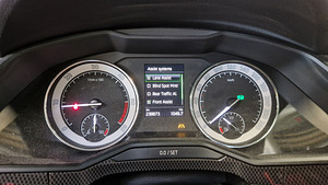 Skoda superb 2017 (6 foto / 13)