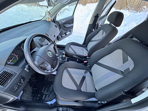 Skoda fabia (8 foto / 12)