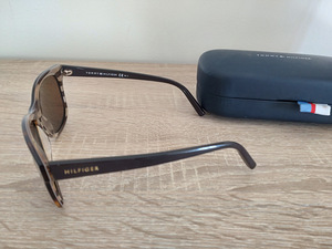 Tommy Hilfiger päikeseprillid (2 foto / 3)