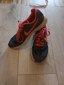 Кроссовки Nike для девочки 35.5 (2 фото из 5)