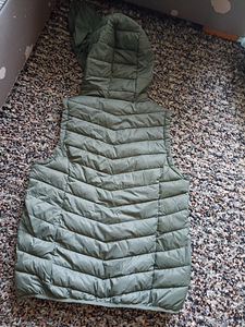Uus vest naistele suurus L (3 foto / 3)