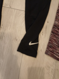 Nike legginsõ tüdrukule suurus 156-166 ja 1 tk. Veel (2 foto / 4)