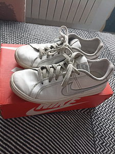 Nike tossud naistele suurus 40 (1 foto / 5)