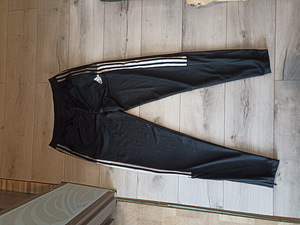 Adidas uued dressipüksid tüdrukule suurus 176 15-16 a. (1 foto / 4)
