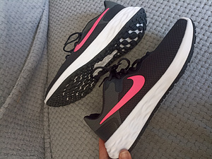 Nike uued tossud naistele suurus 41 (7 foto / 8)