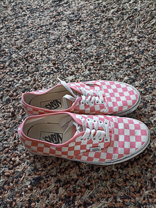 Vans nagu uued tennised naistele suurus 40 (2 foto / 5)