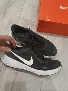 Nike tossud poisile suurus 36 (1 foto / 7)