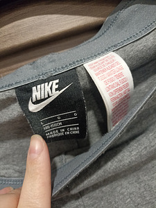 Nike retuusid tüdrukule suurus 146-156 (4 foto / 6)