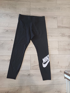 Nike korralikud retuusid naistele suurus L (1 foto / 6)