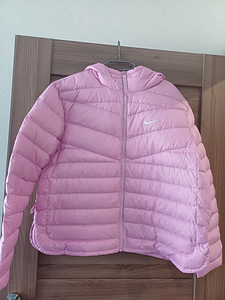 Uus NIKE jope naistele M (1 foto / 8)