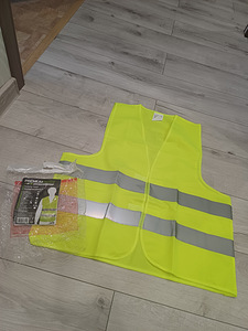 Uus vest naistele suurus m (1 foto / 3)