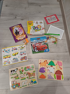 Puzzle,raamatud ja mänguasjad poisile (1 foto / 7)