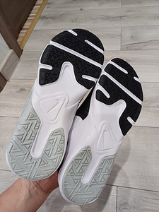 Nike UUED tossud tüdrukule suurus 36.5 (5 foto / 6)