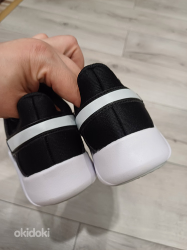 Новые кроссовки Nike для девочки 36,5 размера (фото #2)
