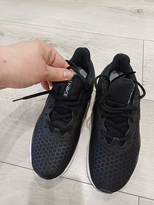 Nike uued tossud tüdrukule suurus 36.5 (6 foto / 6)