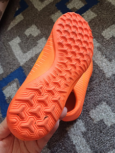 Nike jalgpalli puutsad poiste suurus 38 (6 foto / 6)
