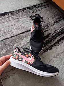 Nike korralikud tossud naistele suurus 38 (7 foto / 8)