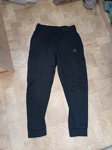 Nike dressipüksid poisile 137-147 (1 foto / 7)