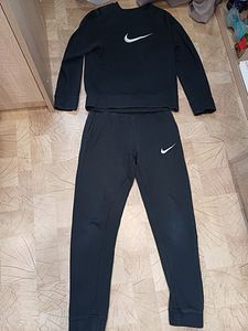 Nike dressikomplekt poisile 137-147 (1 foto / 10)