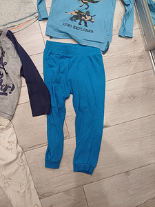 HM. United Colors of Benetton одежда для мальчика 98-104 (7 фото из 10)