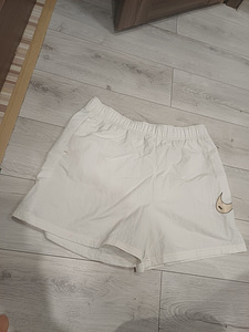 Nike lühikesed püksid naistele xl (1 foto / 7)