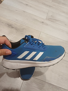 Adidas tossud poisile suurus 38.5 (4 foto / 6)
