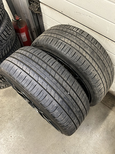 Шины R21 245/35R21 275/30R21 (4 фото из 5)